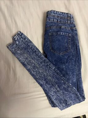 Women’s Acid Wash Blue Jeans - Stylish Skinny Fit